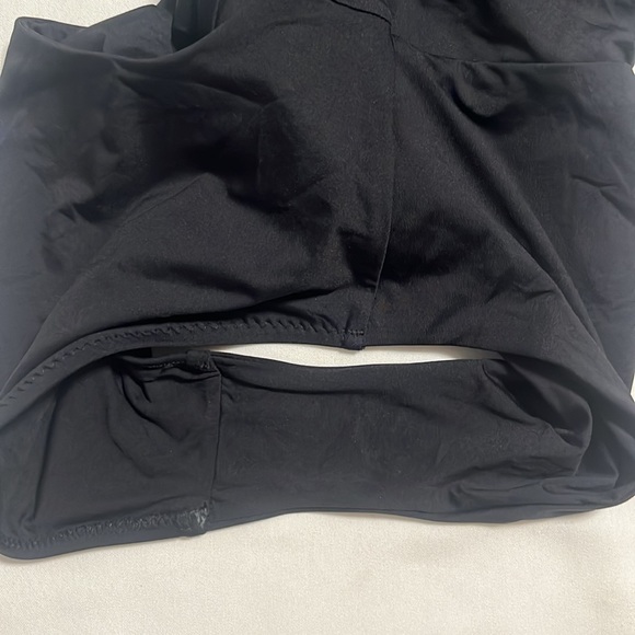 NWOT Becca Cutout X-Back One Piece
Swimsuit Sz LARGE - Picture 11 of 12